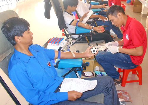 Nguyễn Công Danh đã 13 lần tham gia hiến máu tình nguyện